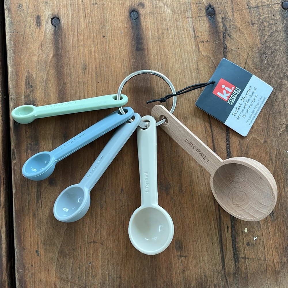 Kitchen Innovations K137NEUT Coastal Measuring Spoon Set beech and silicone, NWT
